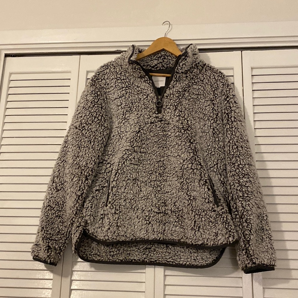 Thread and supply sweatshirt, size large